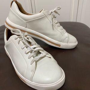 Clarks White leather tennis shoes